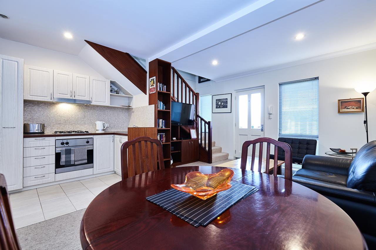 Fremantle Townhouse Unit 4 Villa ภายนอก รูปภาพ